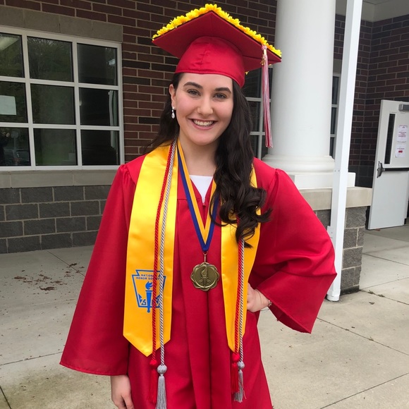 Meet your Posher, Evelyn - Picture 2 of 3